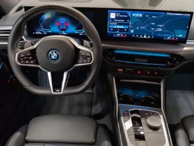 BMW 330e xDrive M Sport
