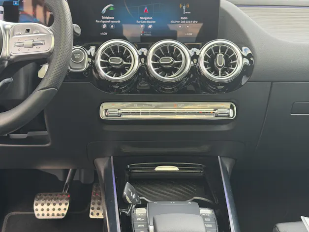 MERCEDES-BENZ EQA 350 4M Swiss Star AMG