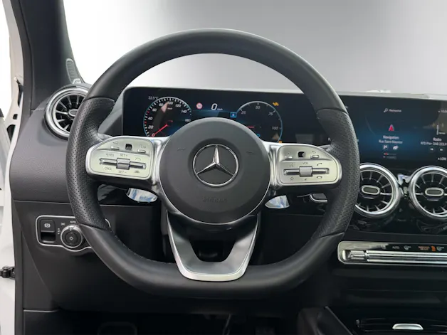 MERCEDES-BENZ EQA 350 4M Swiss Star AMG