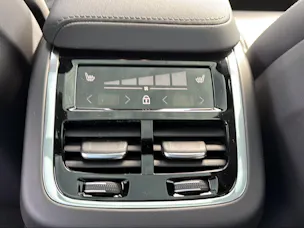 VOLVO XC60 B5 Benzin Mild Hybrid AWD Ultra Dark Geartronic