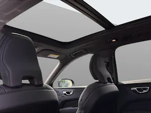 VOLVO XC60 B5 Benzin Mild Hybrid AWD Ultra Dark Geartronic