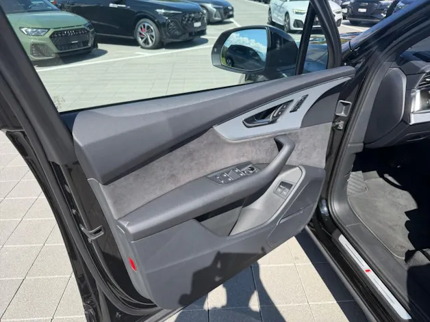 AUDI Q7 SUV TFSI e quattro 290 kW S line tiptronic
