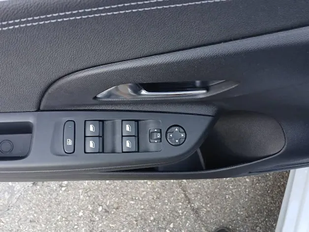 OPEL Corsa 1.2 T Hybrid Viva