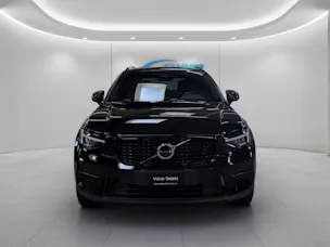 VOLVO XC40 2.0 B3 MH Plus Dark