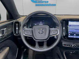 VOLVO XC40 2.0 B3 MH Plus Dark