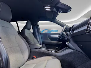 VOLVO XC40 2.0 B3 MH Plus Dark