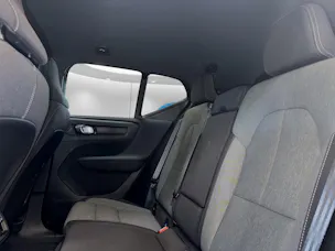 VOLVO XC40 2.0 B3 MH Plus Dark