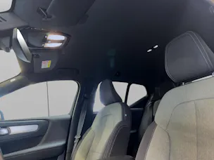 VOLVO XC40 2.0 B3 MH Plus Dark