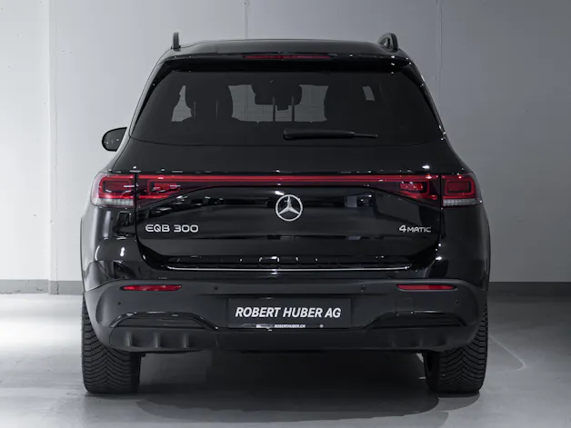 MERCEDES-BENZ EQB 300 4MATIC