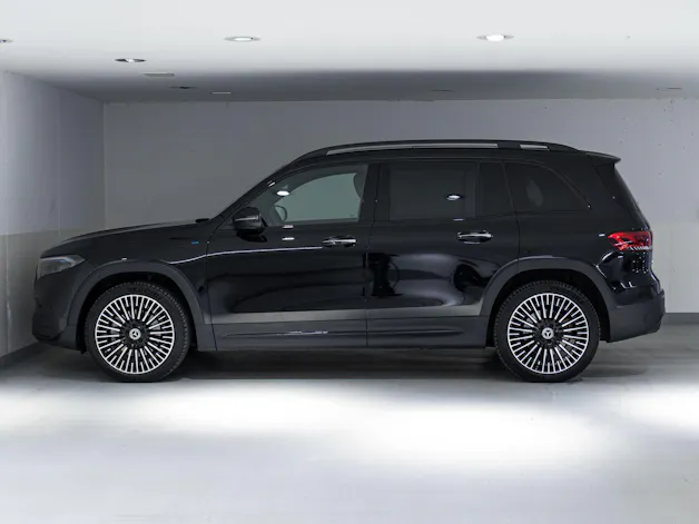 MERCEDES-BENZ EQB 300 4MATIC