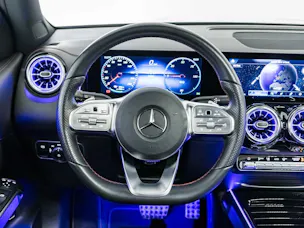 MERCEDES-BENZ EQB 300 4MATIC