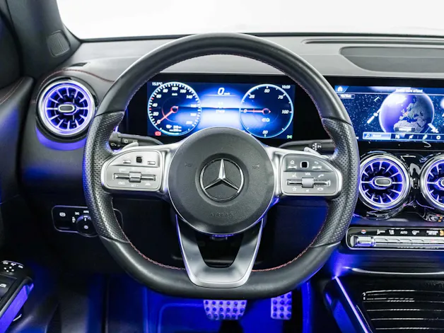 MERCEDES-BENZ EQB 300 4MATIC