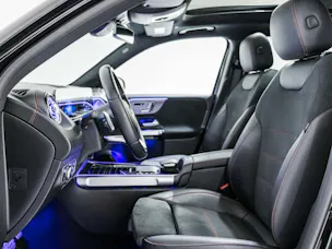 MERCEDES-BENZ EQB 300 4MATIC