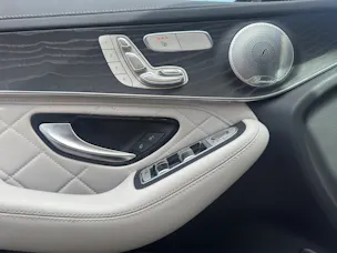MERCEDES-BENZ 300 AMG Line 4m