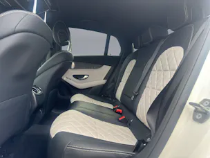 MERCEDES-BENZ 300 AMG Line 4m