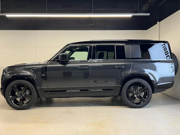 Land Rover Defender 130 3.0 D I6 350 X-Dynamic HSE