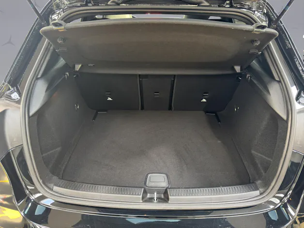 MERCEDES-BENZ A-Klasse W177 A 220 AMG Line 4m
