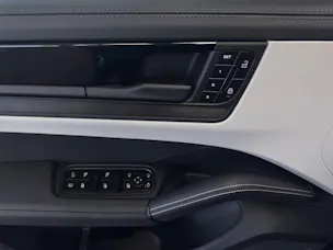 PORSCHE Cayenne S E-Hybrid Black Edition