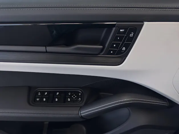 PORSCHE Cayenne S E-Hybrid Black Edition