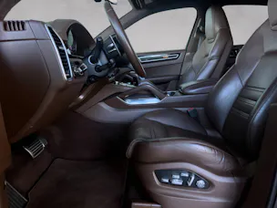 PORSCHE Cayenne Turbo