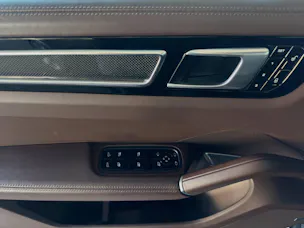 PORSCHE Cayenne Turbo