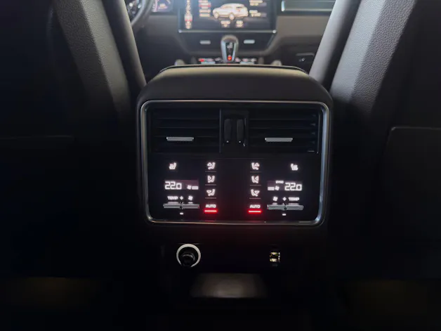 PORSCHE Cayenne Turbo