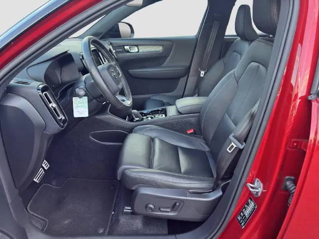 VOLVO XC40 2.0 T4 R-Design AWD