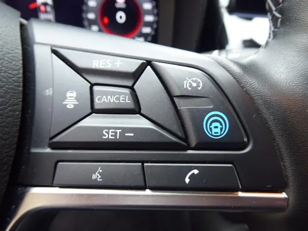 NISSAN Juke 1.6 Hybrid Tekna