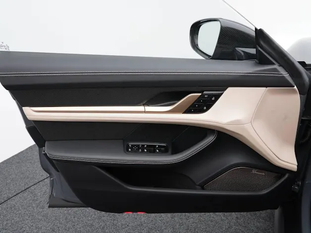 PORSCHE Taycan Turbo Cross Turismo