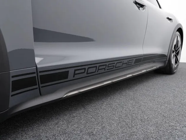PORSCHE Taycan Turbo Cross Turismo