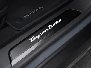 PORSCHE Taycan Turbo Cross Turismo