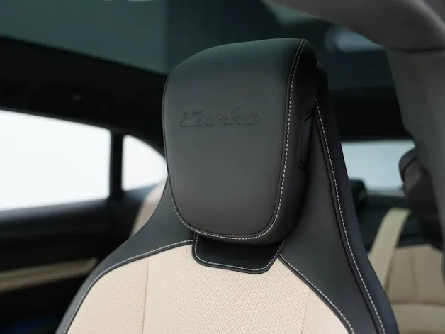 PORSCHE Taycan Turbo Cross Turismo