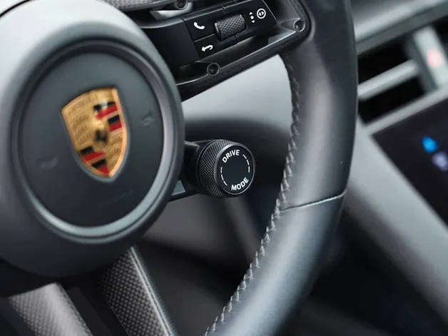 PORSCHE Taycan Turbo S