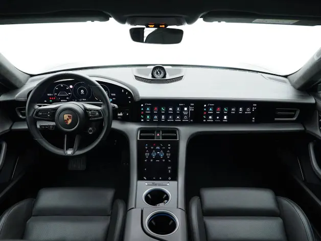 PORSCHE Taycan Turbo S