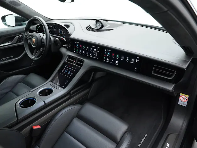 PORSCHE Taycan Turbo S