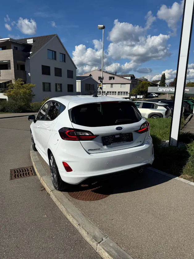 FORD Fiesta 1.0 EcoB Hybrid ST-Line