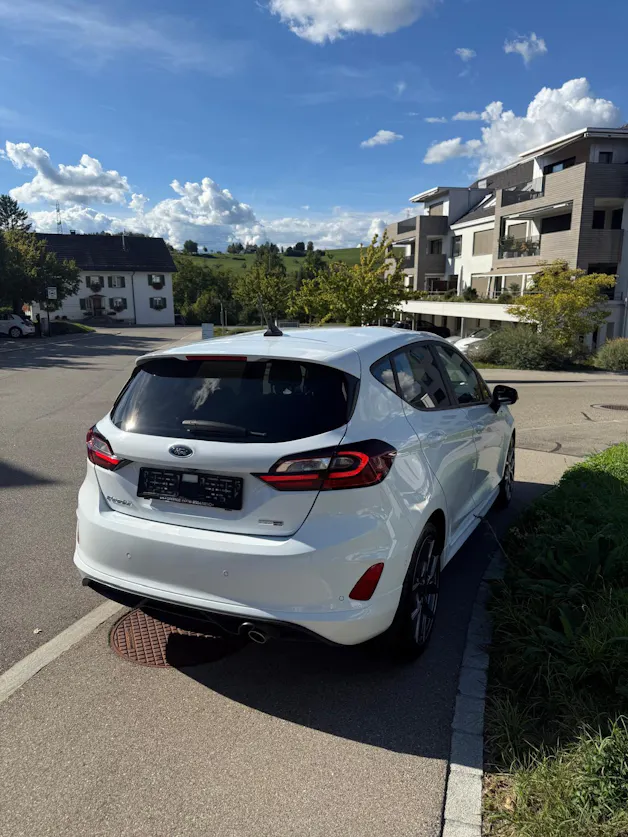 FORD Fiesta 1.0 EcoB Hybrid ST-Line