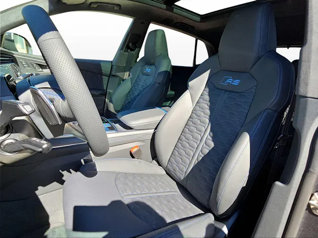 AUDI RSQ8 performance quattro