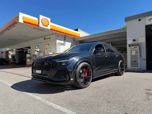 AUDI RSQ8 quattro