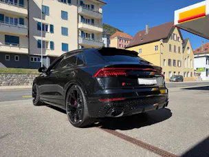 AUDI RSQ8 quattro