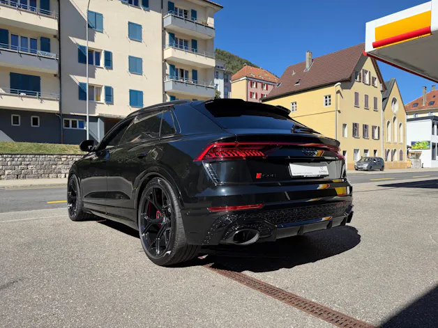 AUDI RSQ8 quattro