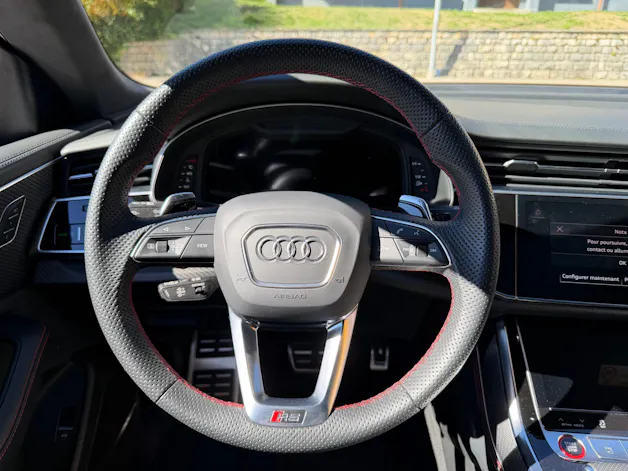 AUDI RSQ8 quattro