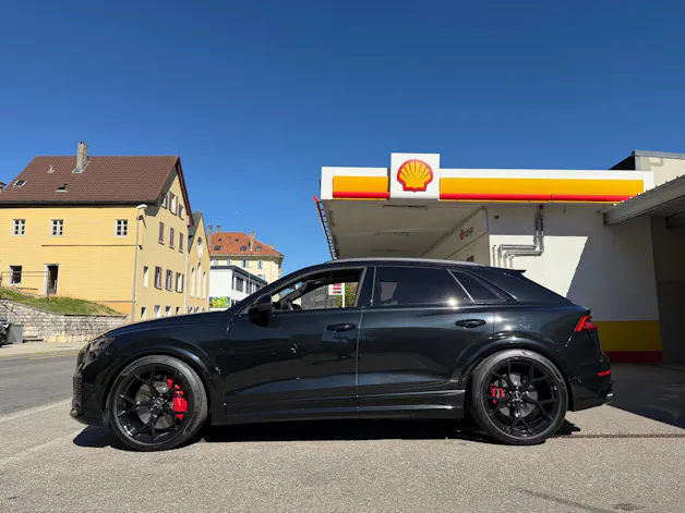 AUDI RSQ8 quattro