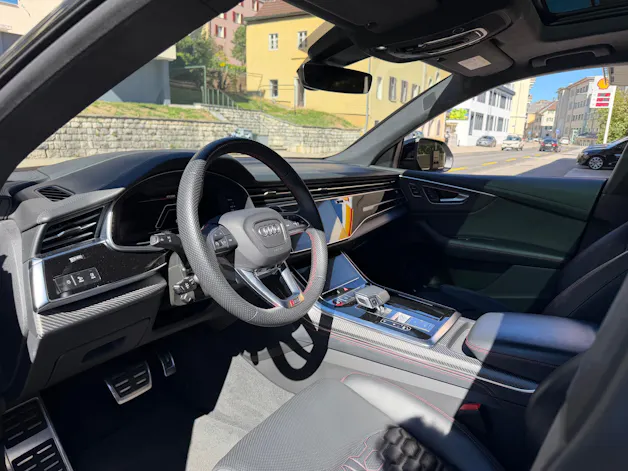 AUDI RSQ8 quattro