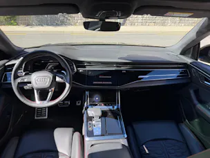AUDI RSQ8 quattro