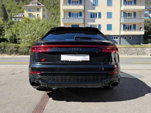 AUDI RSQ8 quattro
