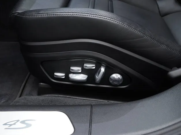 PORSCHE Panamera 4S E-Hybrid