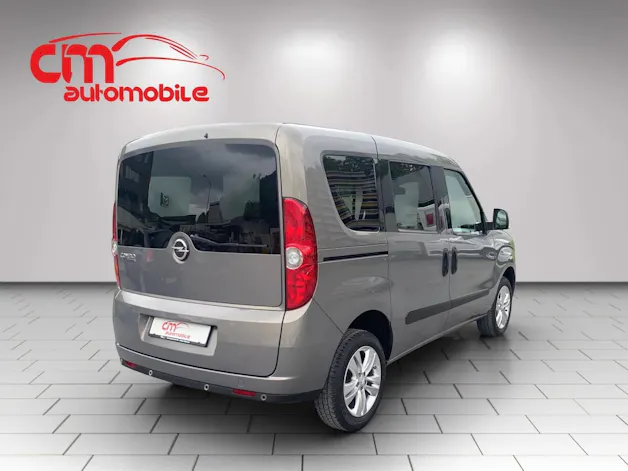 OPEL Combo 1.4 Turbo Cosmo L1H1