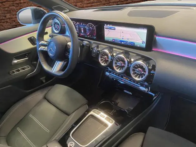 MERCEDES-BENZ A 220 4Matic 8G-DCT