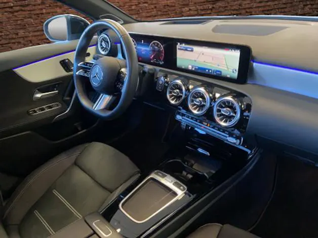MERCEDES-BENZ A 220 4Matic 8G-DCT